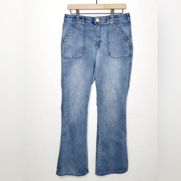 Democracy Itty Bitty Skyrise Jeans Ab Technology Light Wash Boot Cut Size 12 - Picture 3 of 8